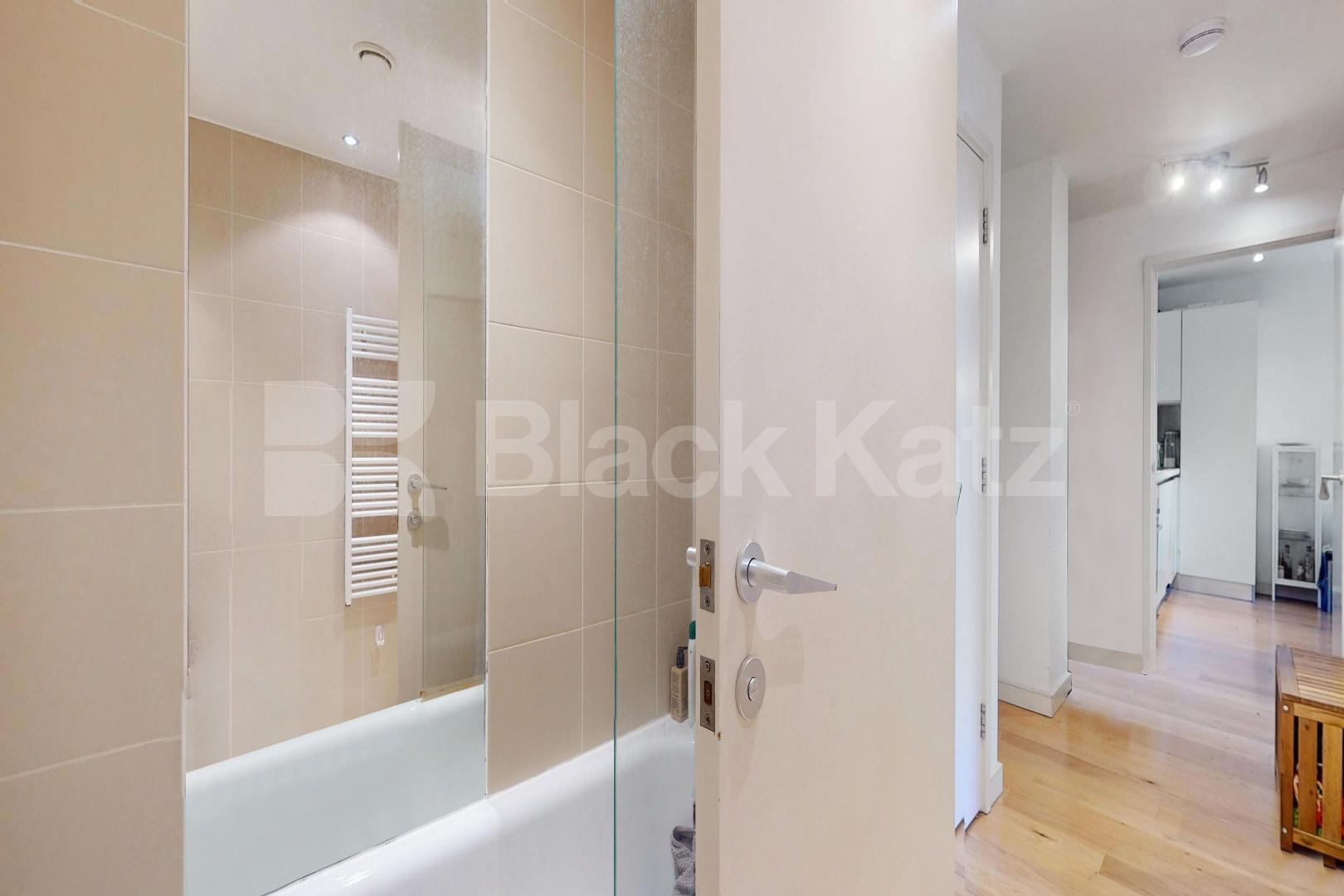 Flooded with natural light with 24 Hour Concierge & balcony South Central Steedman Street, Elephant and Castle